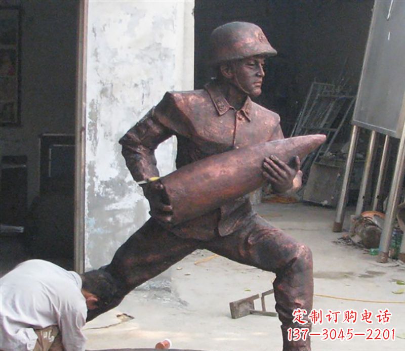 合肥铜雕炮弹战士,象征勇气和决心