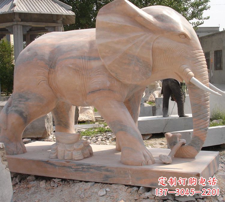 合肥华贵雅致的大象雕塑