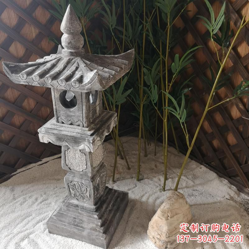 合肥青石仿古灯笼雕塑是由中领雕塑定制的经典雕…