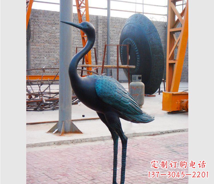 合肥青铜仙鹤雕塑:展现古典和谐之美