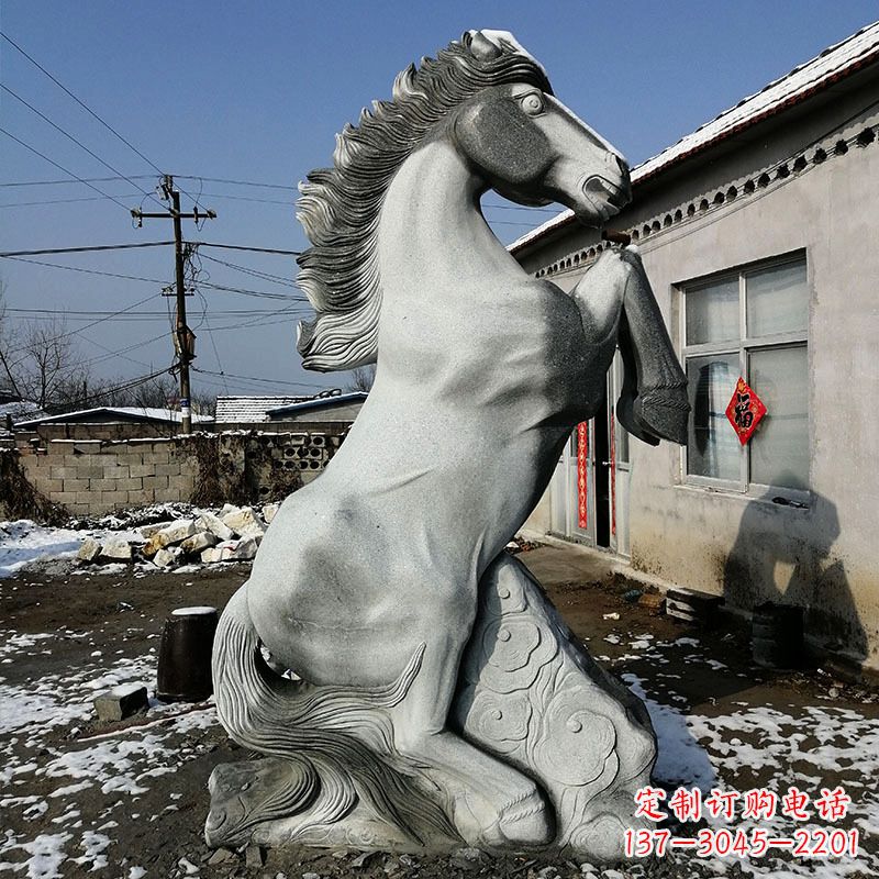 合肥艺术品呈献——人立而起的马儿石雕