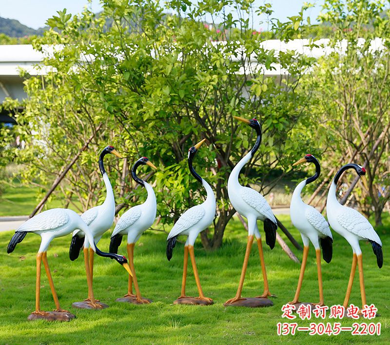 合肥若尔盖草原仙鹤,瑰丽雕塑令人驻足