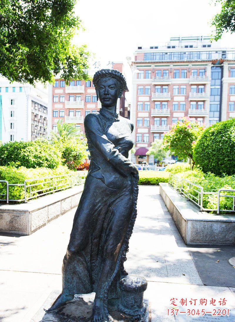 合肥民族风情女性青铜雕塑