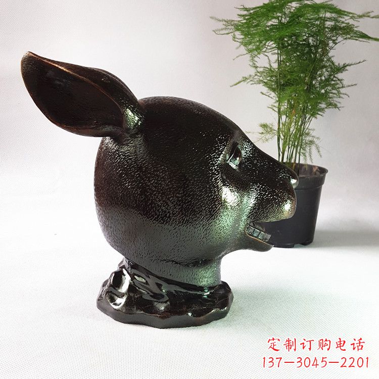 合肥表彰传统的中国生肖兔铜铸雕塑