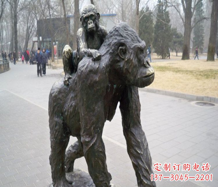 合肥多姿多彩的猩猩雕塑