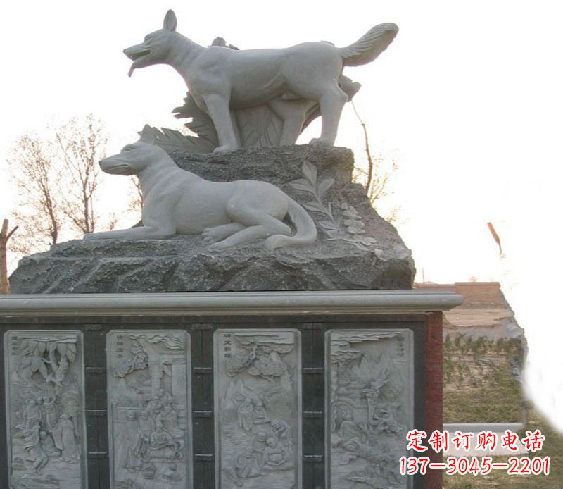 合肥体现艺术灵感的两只狗公园动物雕塑