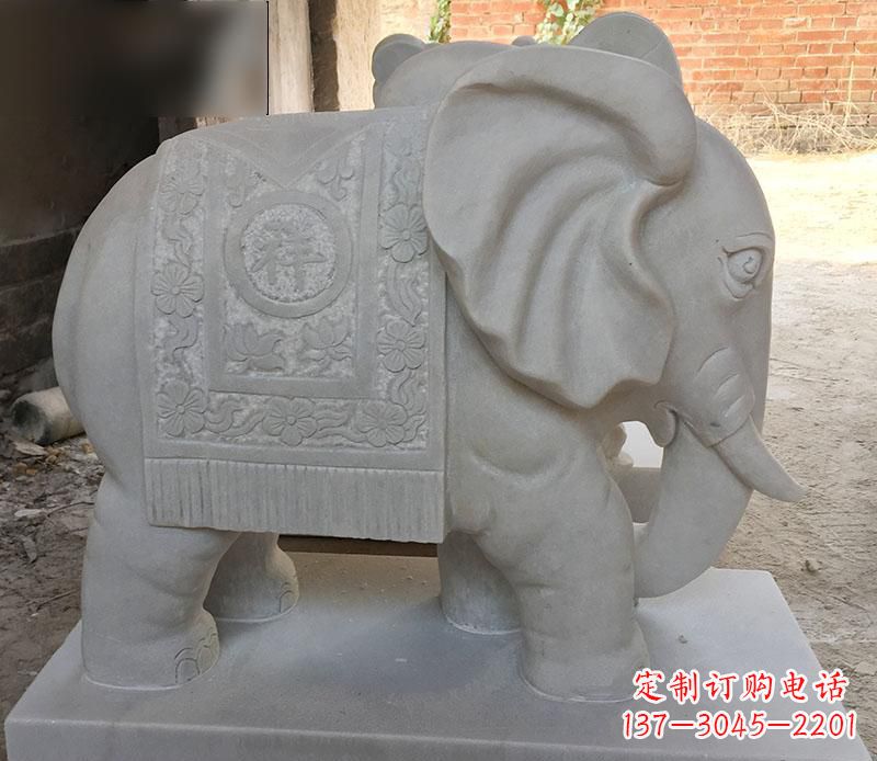 合肥风格多样的大象雕塑
