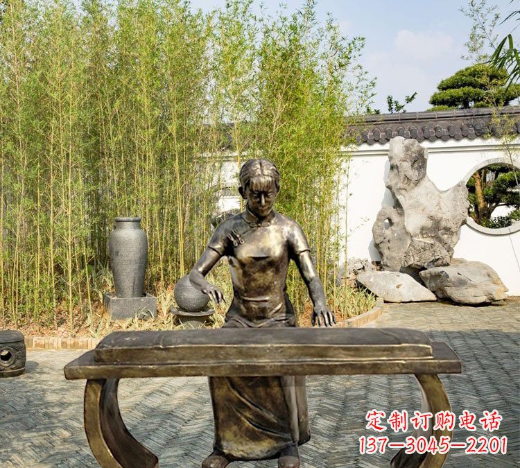 合肥铜雕弹古筝人物