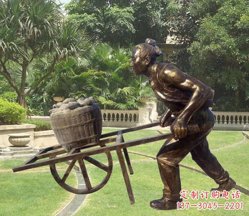 合肥推独轮车的古人铜雕