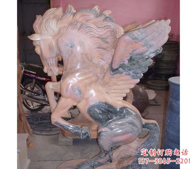 合肥晚霞红奔马石雕