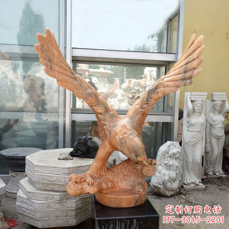 合肥晚霞红老鹰石雕塑