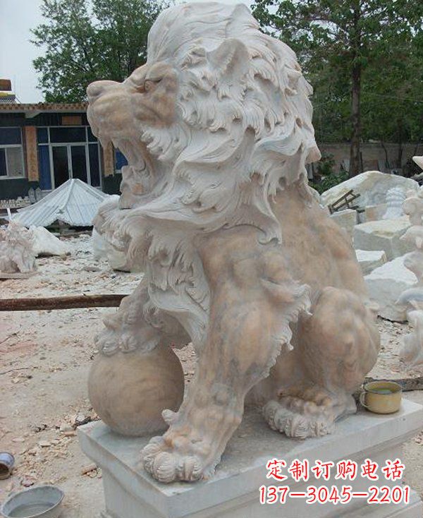 合肥晚霞红寺庙门口西洋狮子石雕
