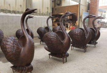合肥中领雕塑天鹅铜雕是一款精美的艺术作品，既…