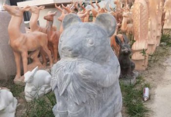 合肥青石熊猫雕塑，传承古典文化