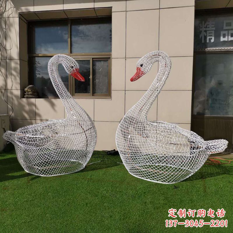 合肥卧姿天鹅网格动物雕塑园林草坪动物摆件