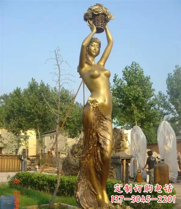 合肥西方美女公园人物铜雕 (2)