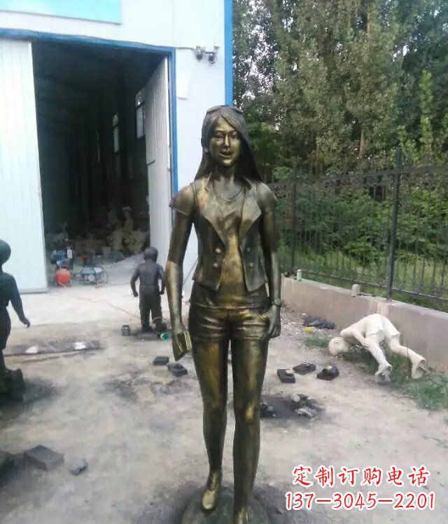 合肥现代美女广场人物铜雕