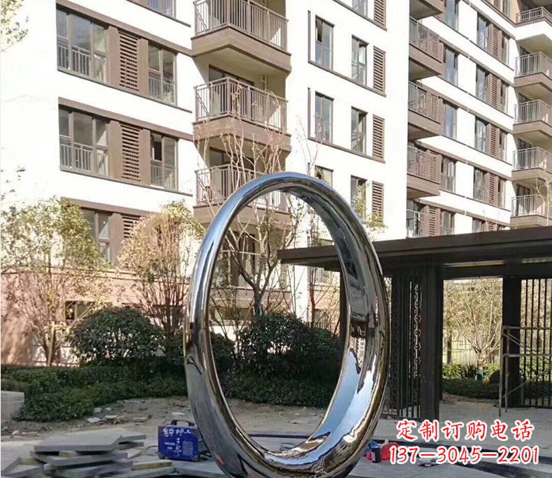 合肥小区不锈钢镜面圆环雕塑 