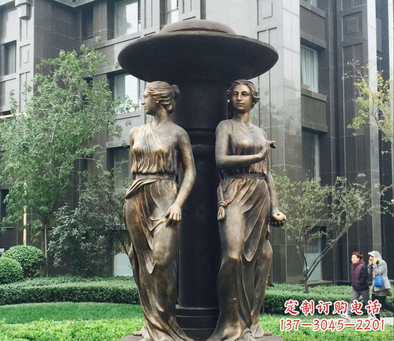 合肥小区西方女人人物铜雕