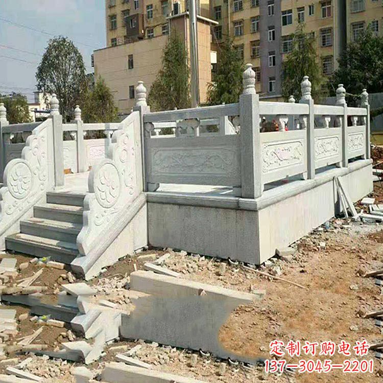 合肥校园青石升旗台