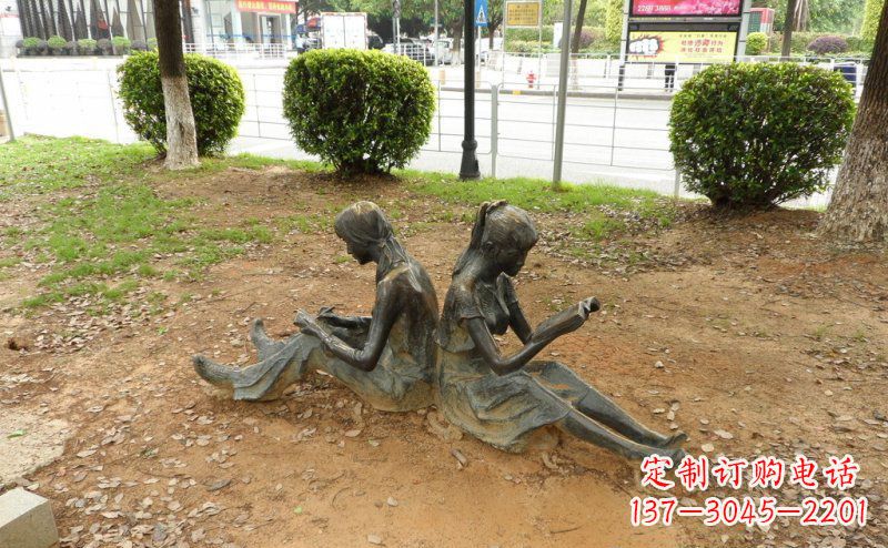 合肥校园坐着看书的女孩人物铜雕