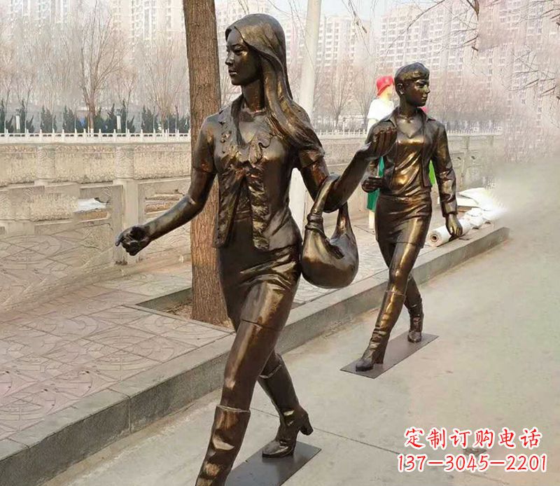 合肥行走的女人街边人物铜雕