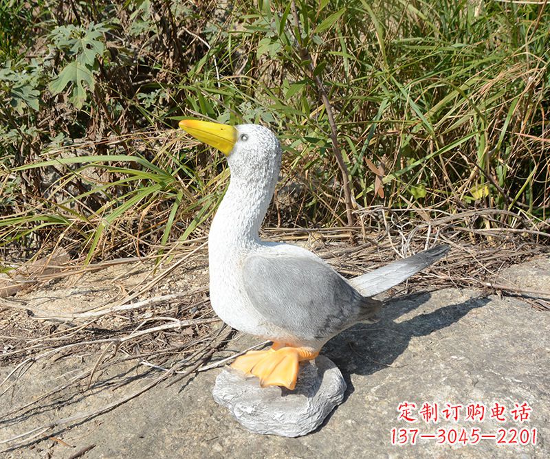合肥学校雕塑和平鸽