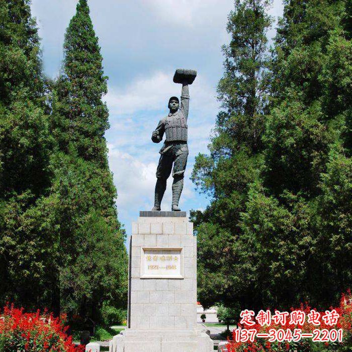 合肥战斗英雄董存瑞雕塑-景区园林英雄人物景观雕塑