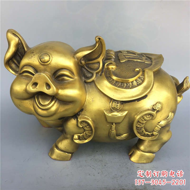合肥招财卡通猪铜雕-企业商场美陈动物生肖风水雕塑摆件