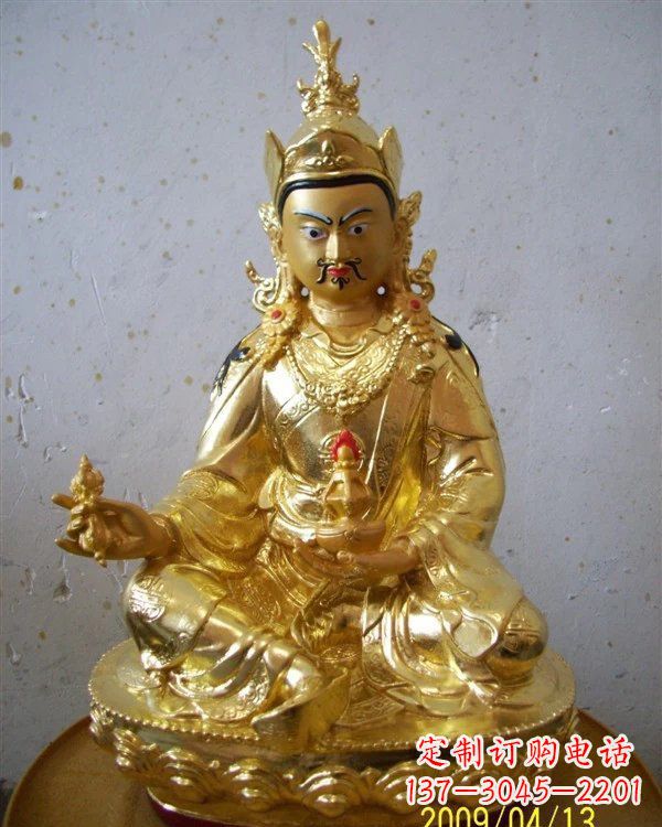 合肥铸铜贴金藏佛莲花生大士雕塑