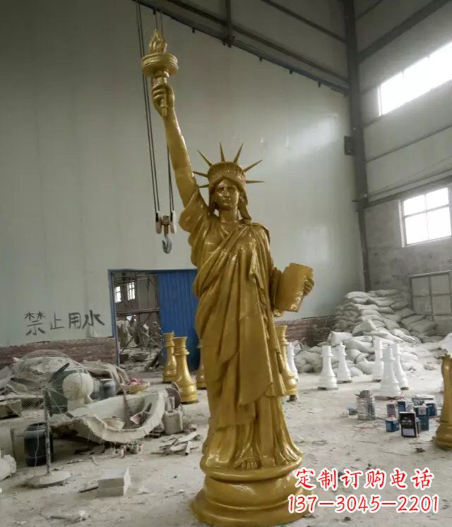 合肥自由女神玻璃钢仿铜人物雕塑