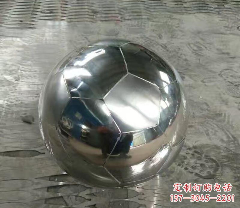 合肥足球不锈钢体育器材雕塑